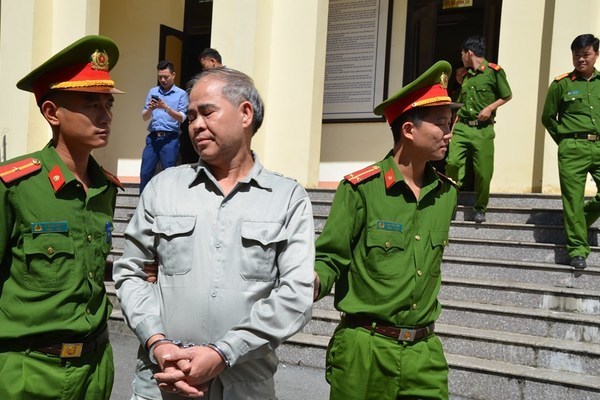 Cấm hành nghề, phạt tù cựu hiệu trưởng dâm ô nhiều nam sinh ở Phú Thọ