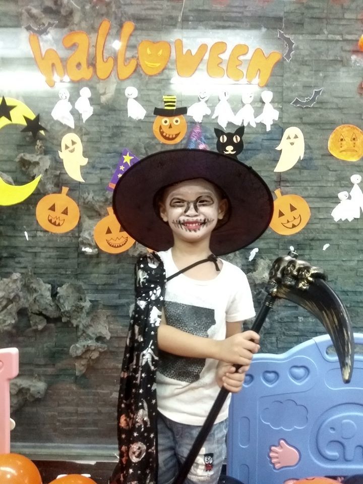 Loạt hình ảnh hóa trang siêu đáng yêu của các bé dịp Halloween 15