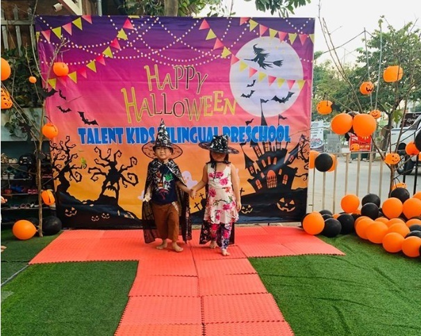 Loạt hình ảnh hóa trang siêu đáng yêu của các bé dịp Halloween 9