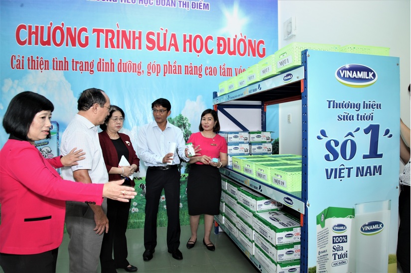 Triển khai chương trình 'Sữa học đường' trên địa bàn TP.Hồ Chí Minh với chủ đề 'Chung tay vì một Việt Nam vươn cao'