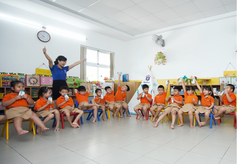 Triển khai chương trình 'Sữa học đường' trên địa bàn TP.Hồ Chí Minh với chủ đề 'Chung tay vì một Việt Nam vươn cao'