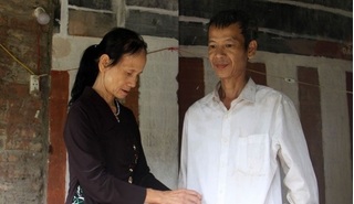 Cụ bà 73 tuổi ở Bắc Giang làm đơn xin ra khỏi danh sách hộ nghèo
