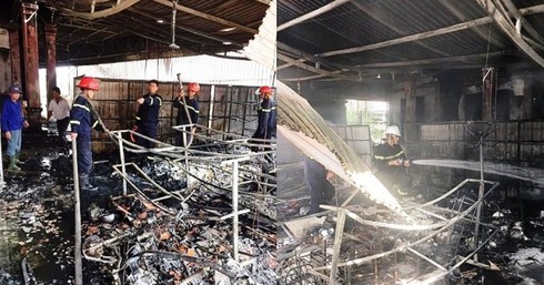 Cửa hàng tạp hóa ở Nghệ An cháy rụi, thiệt hại hơn 1 tỷ đồng