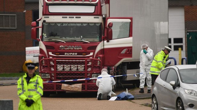 Điều tra vụ 39 thi thể trong xe container: Liên tục nhận tin nhắn dọa giết