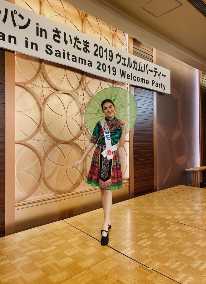 Tường San múa 'Để Mị nói cho mà nghe' tại Hoa hậu Quốc tế 2019