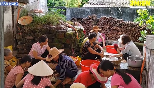 Xem clip làm cỗ cưới ở Nam Định, dân tình rần rần than thở nhớ quê
