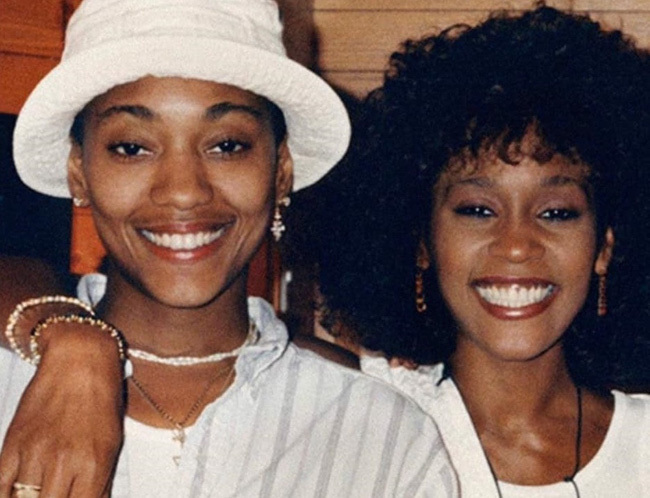 Những tiết lộ sốc về diva quá cố Whitney Houston: Là người đồng tính