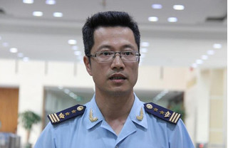 Hải quan chỉ ra điểm lạ trong vụ SEVEN.am bị nghi cắt mác Trung Quốc