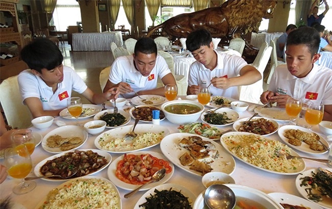 Các cầu thủ ăn gì trước trận quyết đấu Việt Nam - Thái Lan tối nay?