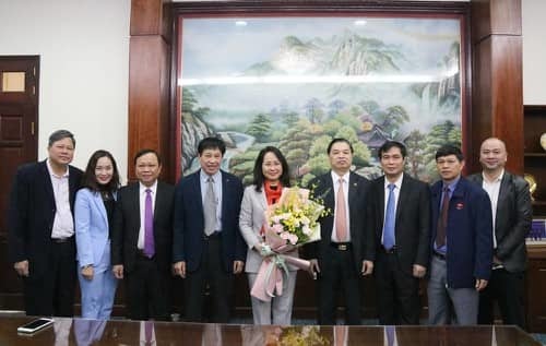 Nữ Bí thư Tỉnh ủy Lạng Sơn nhận bằng khen của Thủ tướng Chính phủ