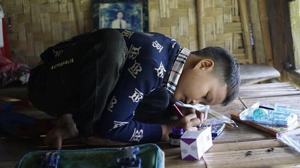 Bé 10 tuổi sống cô độc ở Tuyên Quang: 'Được ăn ngon lại có thịt, con thích lắm'