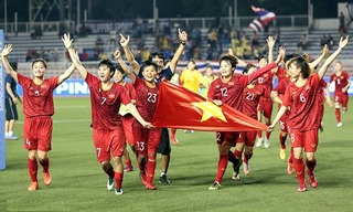 Vô địch SEA Games 30, tuyển nữ Việt Nam nhận 'mưa' tiền thưởng 