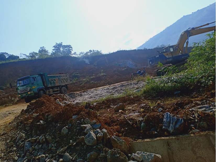 Yên Bái: UBND huyện Văn Chấn “nhờ” nhà máy gạch Quang Thịnh múc đất trái phép1