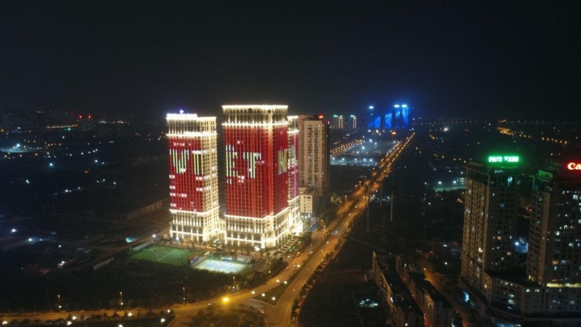 Những tòa nhà rực sáng tại Hà Nội – 1 đêm không ngủ mừng Việt Nam vô địch