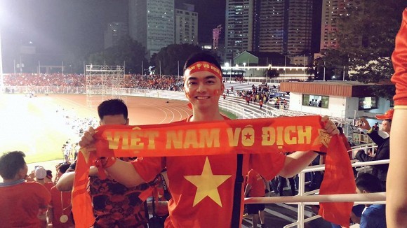 Sao nhí Hà Duy vinh dự được chở U22 Việt Nam và đội tuyển nữ về nước