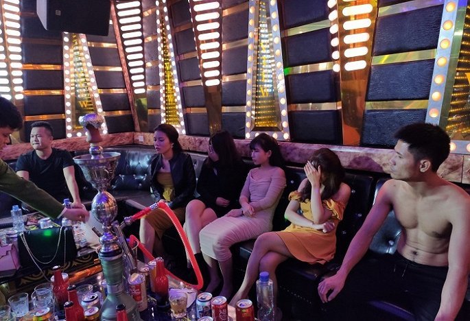 Phát hiện 29 nam, nữ nghi sử dụng ma túy trong quán karaoke