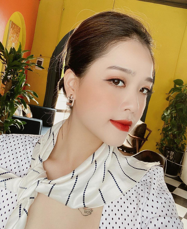 Hot girl Nghệ An được Quang Hải nhắn Anh thương vợ2