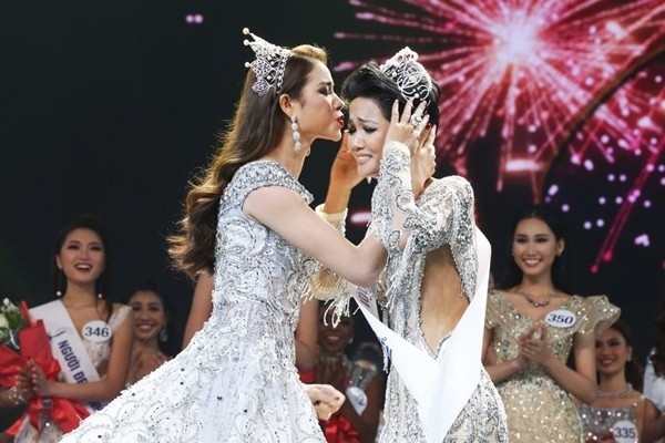  H'Hen Niê nói gì giữa tranh cãi danh xưng 'Hoa hậu quốc dân' với Phạm Hương?