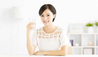 Uống nước thế nào để da trắng hồng tự nhiên như người Nhật?