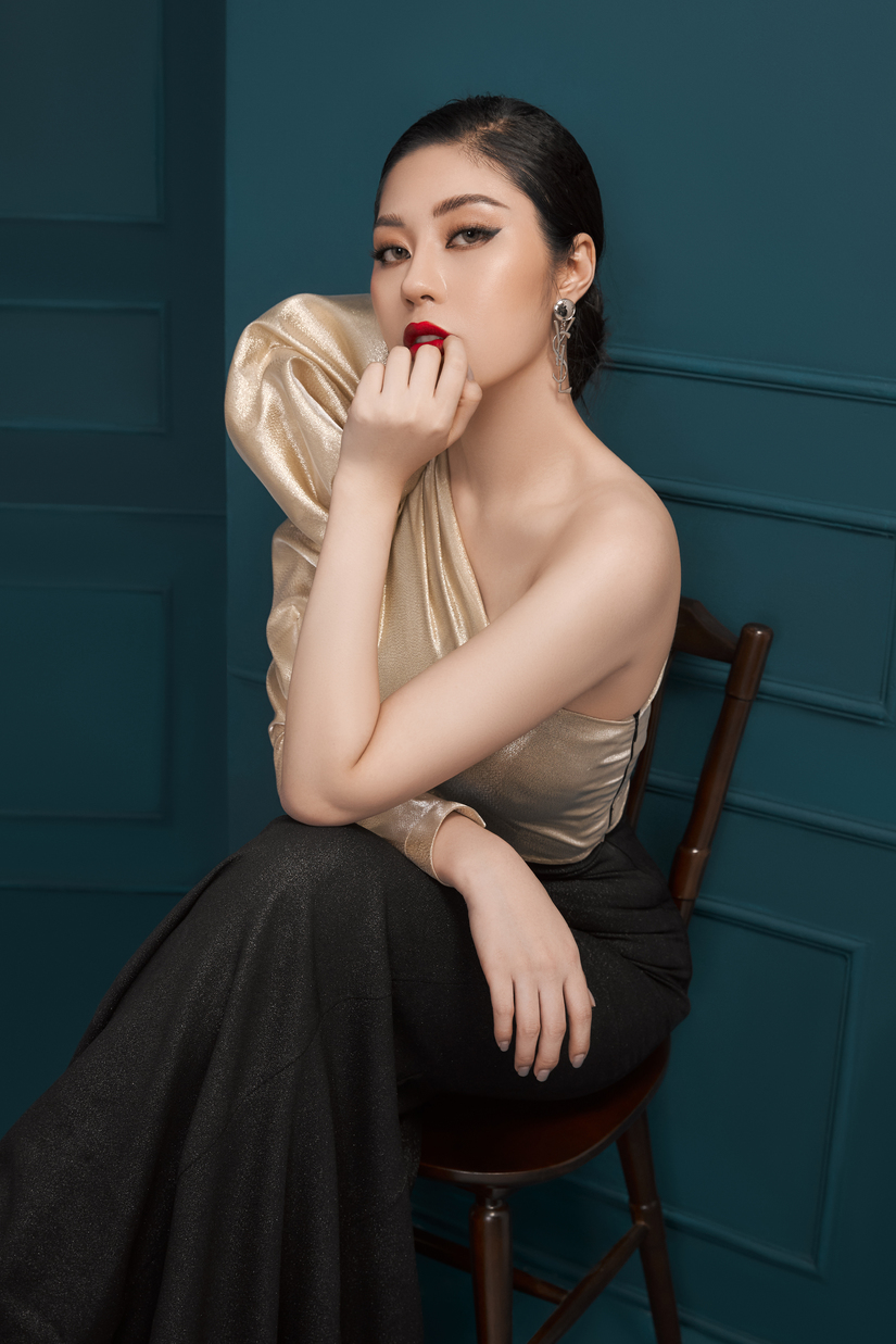 Hoa hậu Tô Diệp Hà khoe hình thể gợi cảm và chân dài quyến rũ