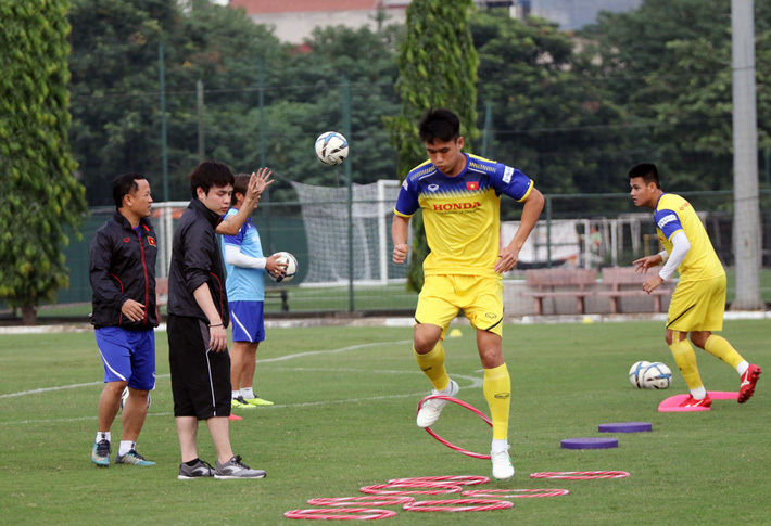 Trợ lý ngôn ngữ thay ông Lê Huy Khoa ở U23 Việt Nam