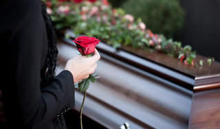 Vì sao viếng đám ma nhiễm 'hơi lạnh' dễ bị ốm?