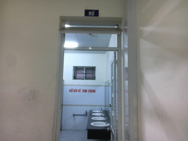 Người phụ nữ tố bị hãm hiếp, cướp của trong nhà vệ sinh Trung tâm Văn hóa 