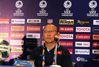 Thầy Park lý giải cách bố trí đội hình trong trận hòa U23 UAE