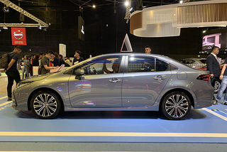 'Đập hộp' Toyota Corolla Altis 2020 hoàn toàn mới, nhiều nâng cấp