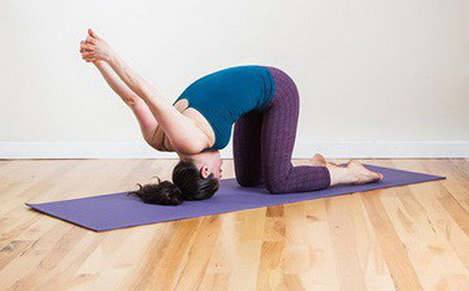 Chấm dứt cơn đau đầu nhờ bài tập yoga tại nhà