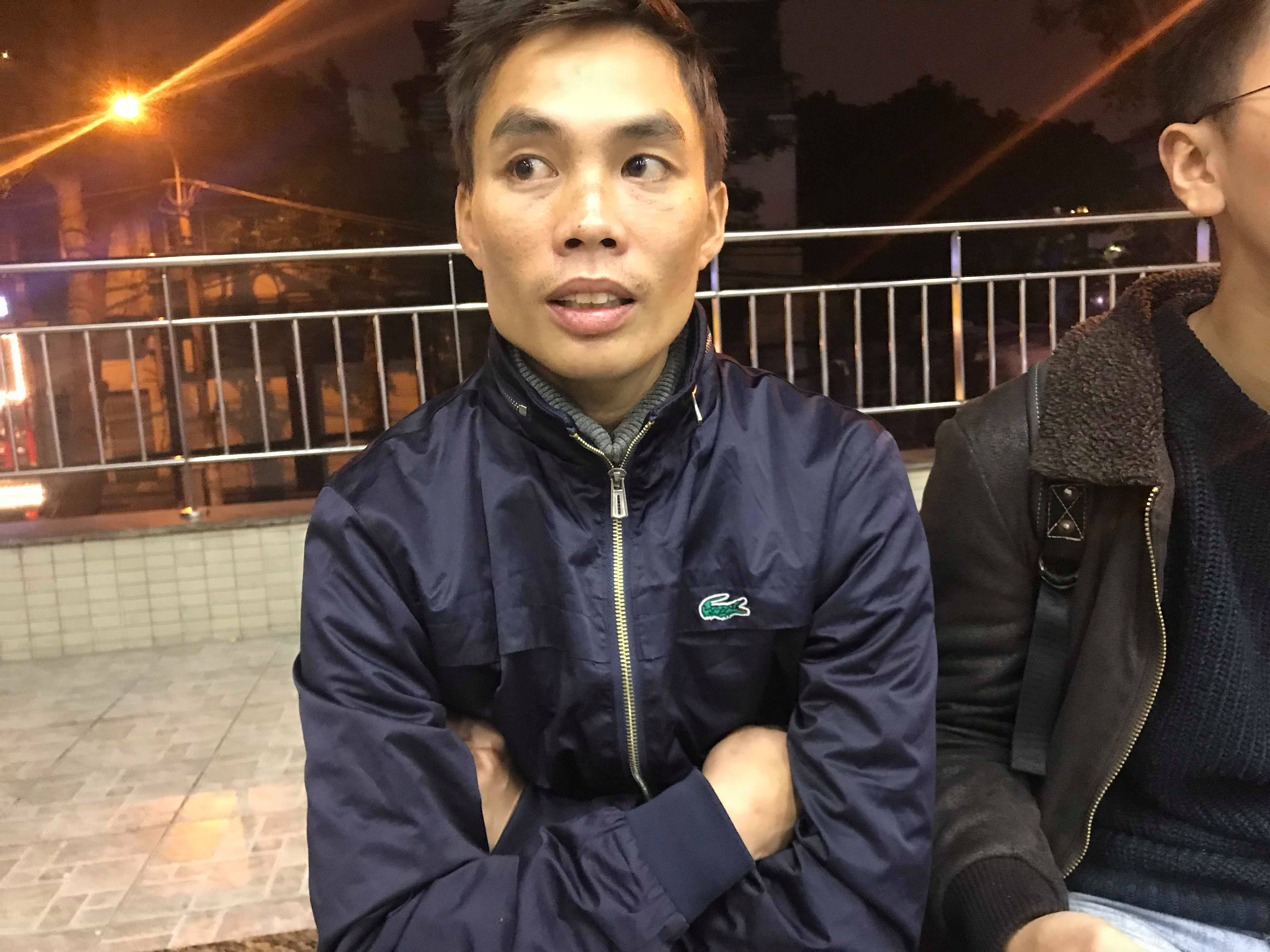 Chồng cô gái bị chém gục ở Thái Nguyên: 'Con gái 15 tháng tuổi không sao'