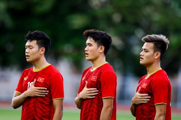 CĐV Thái Lan cổ vũ cho U23 Việt Nam vào tứ kết giải châu Á