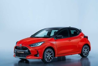 Toyota gây 'sốt' với 2 mẫu ô tô đẹp long lanh, giá bán từ hơn 400 triệu đồng
