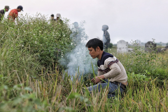Người dân Hà Nội kiếm tiền triệu mỗi ngày từ nghề săn cu tý