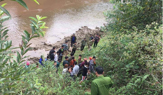  Lào Cai: Phát hiện thi thể cô gái bị chôn bên bờ suối