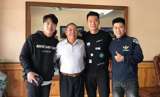 Lương Xuân Trường thăm thầy cũ trước ngày trở về Hàn Quốc