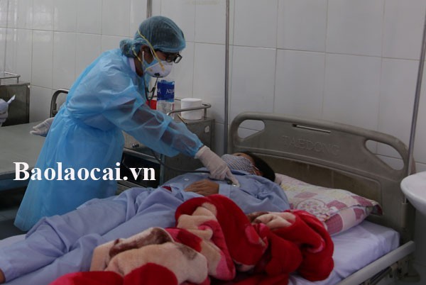 Lào Cai tiếp nhận thêm 1 người Việt bị sốt từ Trung Quốc về 2