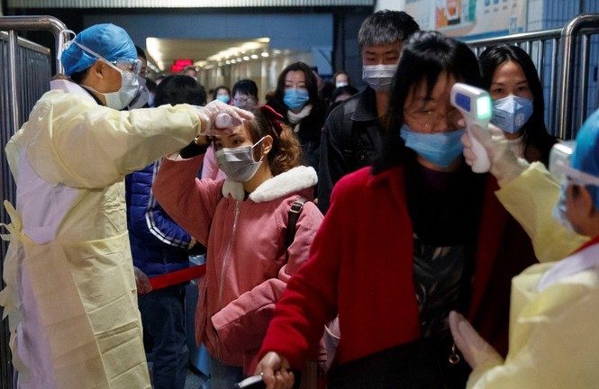 Thời tiết lạnh ở Hà Nội khiến virus corona lây lan mạnh