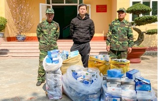 Bắt người đàn ông Quảng Ninh xuất lậu gần 9.000 khẩu trang y tế để bán kiếm lời