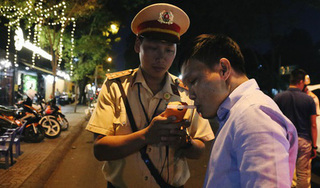 CSGT tiếp tục thực hiện kiểm tra vi phạm nồng độ cồn