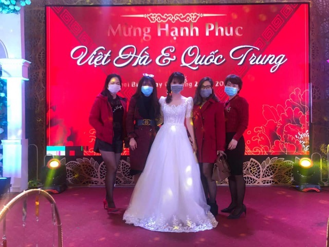 Đám cưới ở Thái Bình: Cô dâu chú rể và cả khách mời đeo khẩu trang