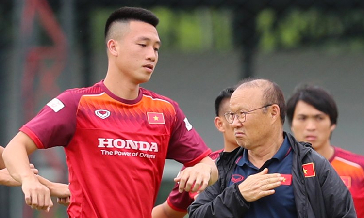 Tiền vệ Huy Hùng đứng trước nguy cơ lỡ hẹn với trận làm khách Malaysia