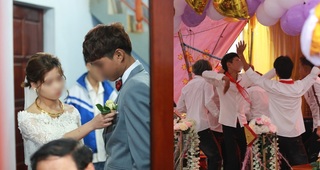  Sự thật đám cưới cô dâu sinh năm 2005 với dàn khách mời đeo khăn quàng đỏ