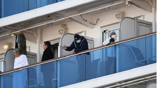 Chia sẻ của du khách trên du thuyền chở hơn 3.700 người đang bị cách ly