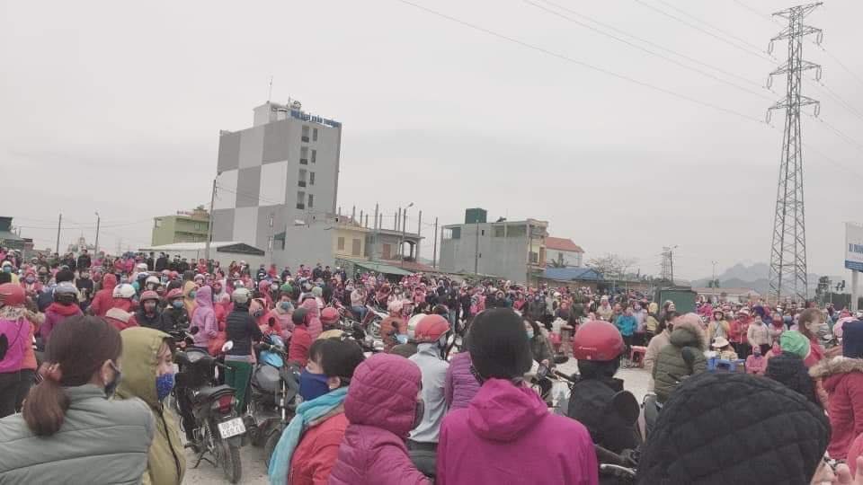  Hàng trăm công nhân ở Hà Nam phản đối người Trung Quốc sang làm việc?