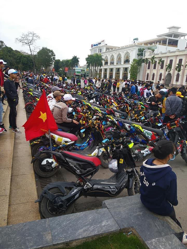 Được nghỉ học để phòng dịch Covid, hàng trăm học sinh Nam Định vẫn tụ tập 'off team'