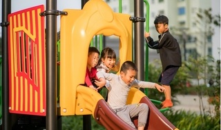 Hè rồi, đừng nhốt con trong nhà ba mẹ ơi!