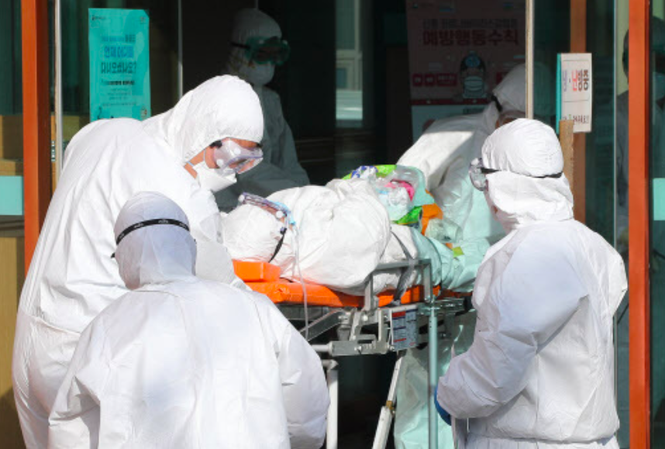 Có 2.467 ca tử vong do virus Covid-19, Hàn Quốc đối phó với 'siêu ổ dịch'