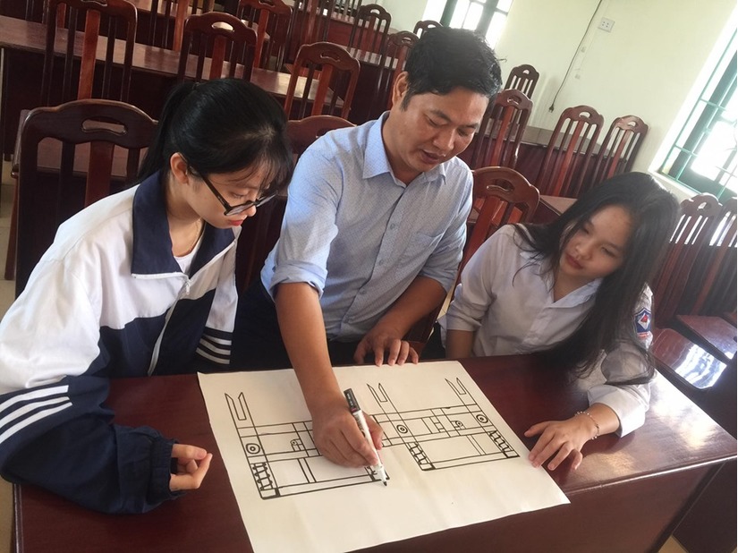 Nam Định: 2 nữ sinh lớp 12 sáng chế máy cấy không động cơ độc đáo