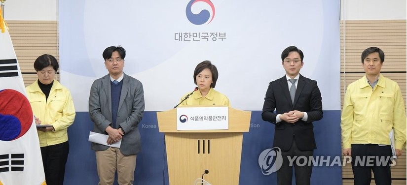 Khuyến cáo dùng lại khẩu trang của Hàn Quốc gây bức xúc
